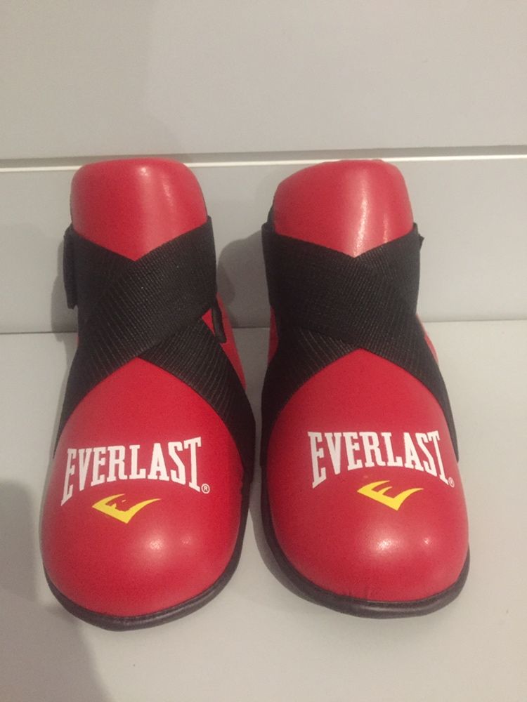 Футы Everlast (Защита ног) Перчатки Шлемы