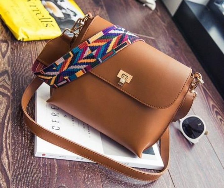 NOWA torebka miękka skóra eko brązowa kolorowy pasek USA jesień