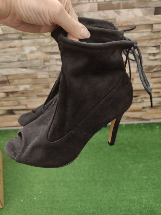 Zestaw butów na obcasie szpilki rozm 36.