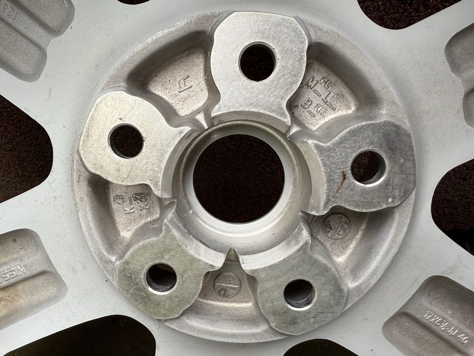 Felga aluminiowa oryginalna z nową oponą do Nissana X-Trail T30