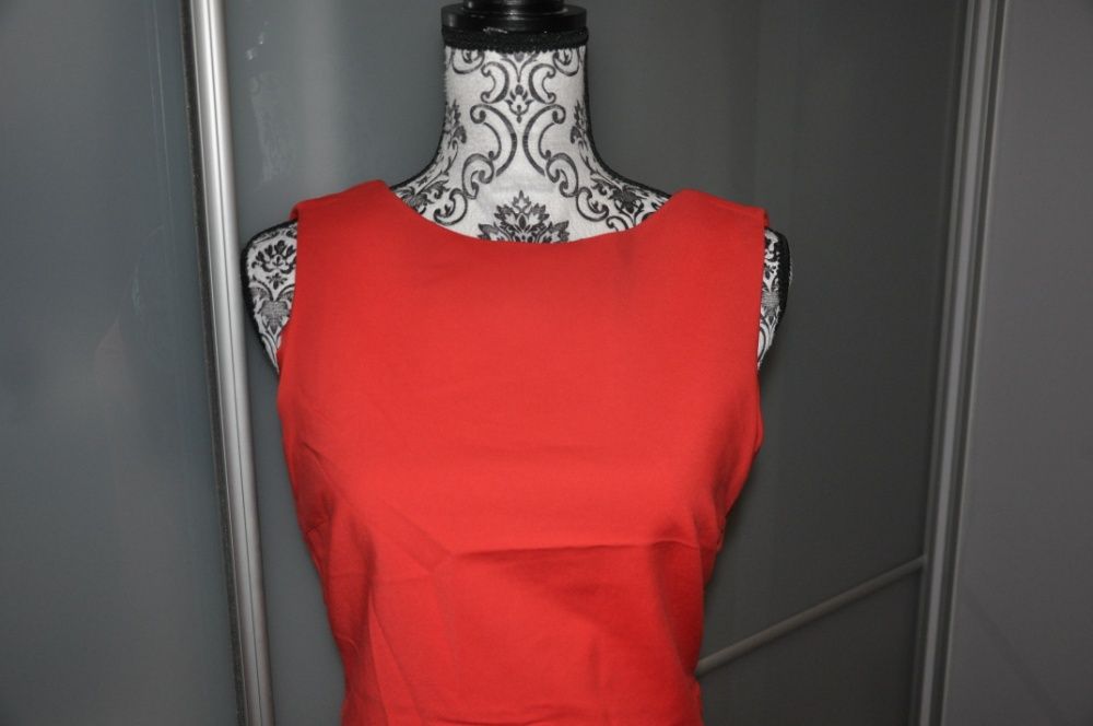 Czerwona koktajlowa sukienka Zara M