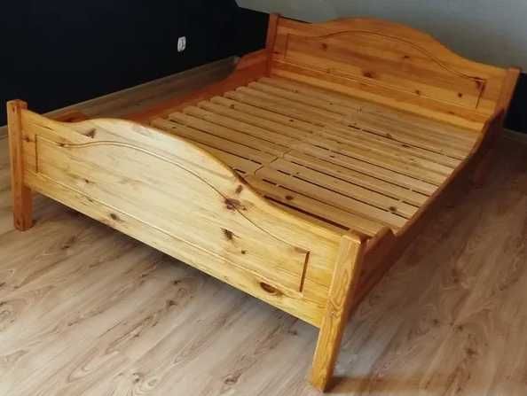 Drewniane łóżko 140x200cm. - bardzo ładne, masywne, sztywne, prywatne.