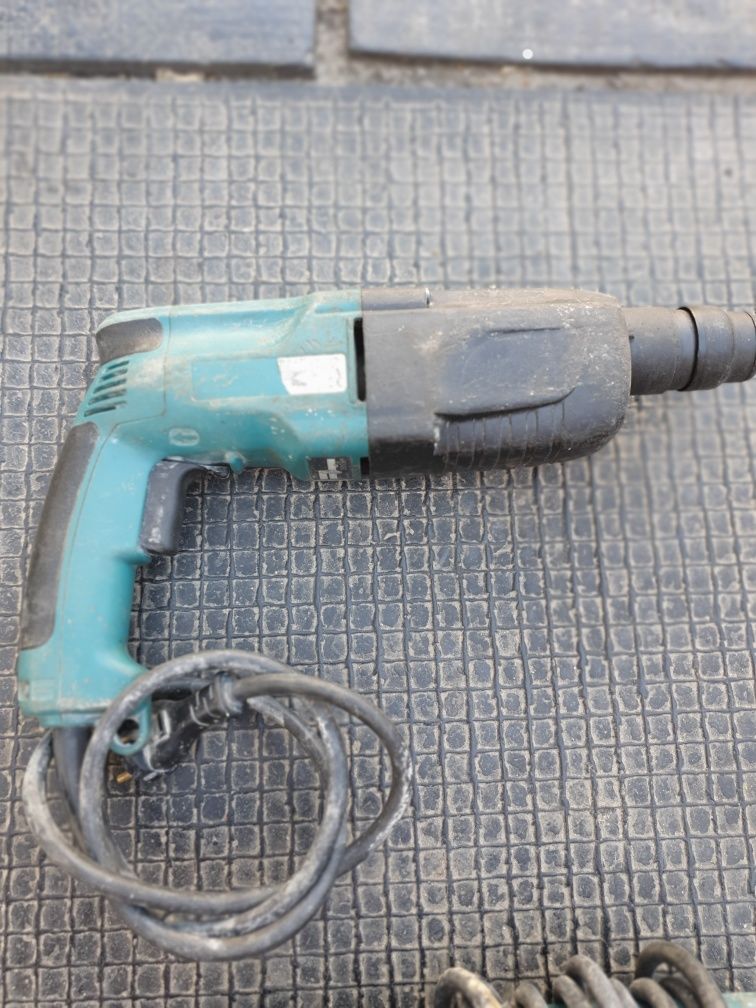 Перфоратор Makita HR2450