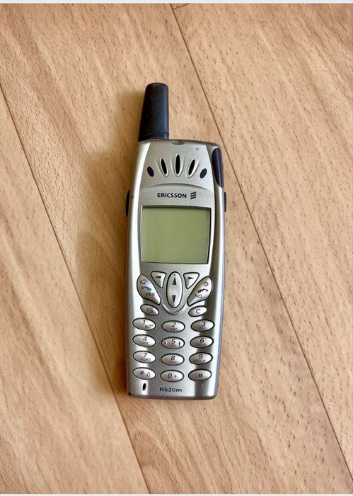 Прадавній Ericsson R520m