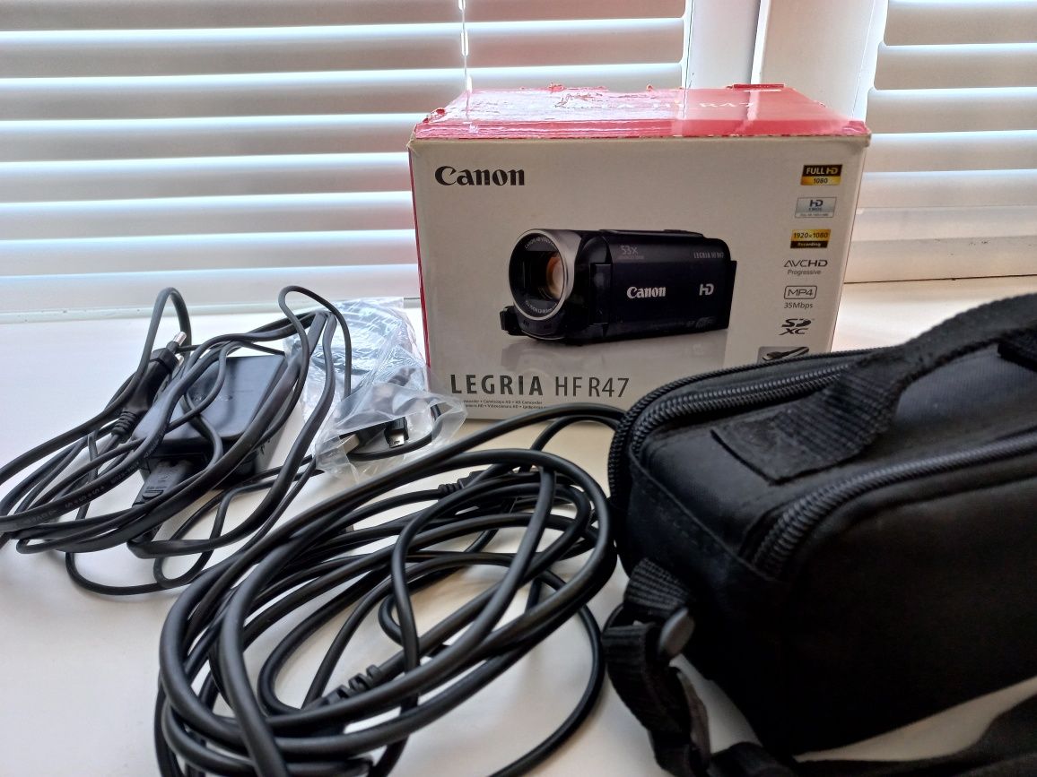 Відеокамера Canon Legria HF R47 з повною комплектацією