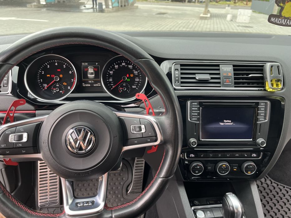 Продам VW Jetta GLI 2017р. 2.0tsi