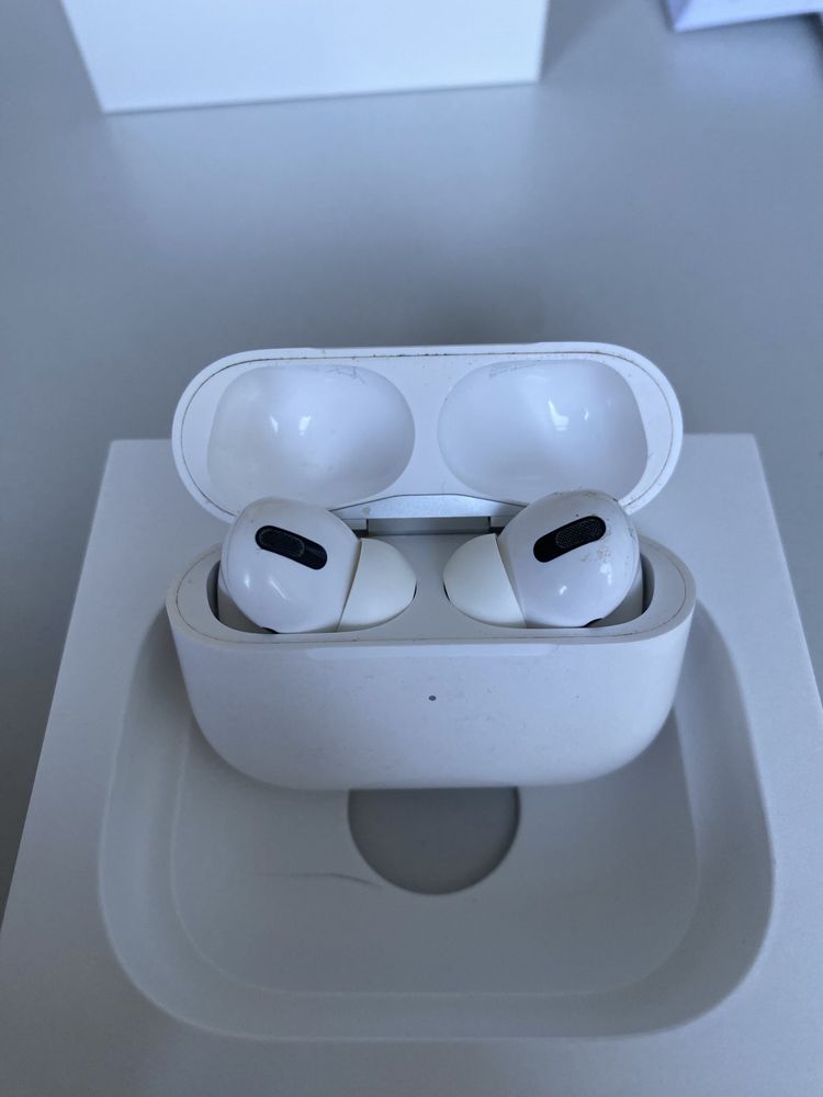 Наушники AirPods Pro