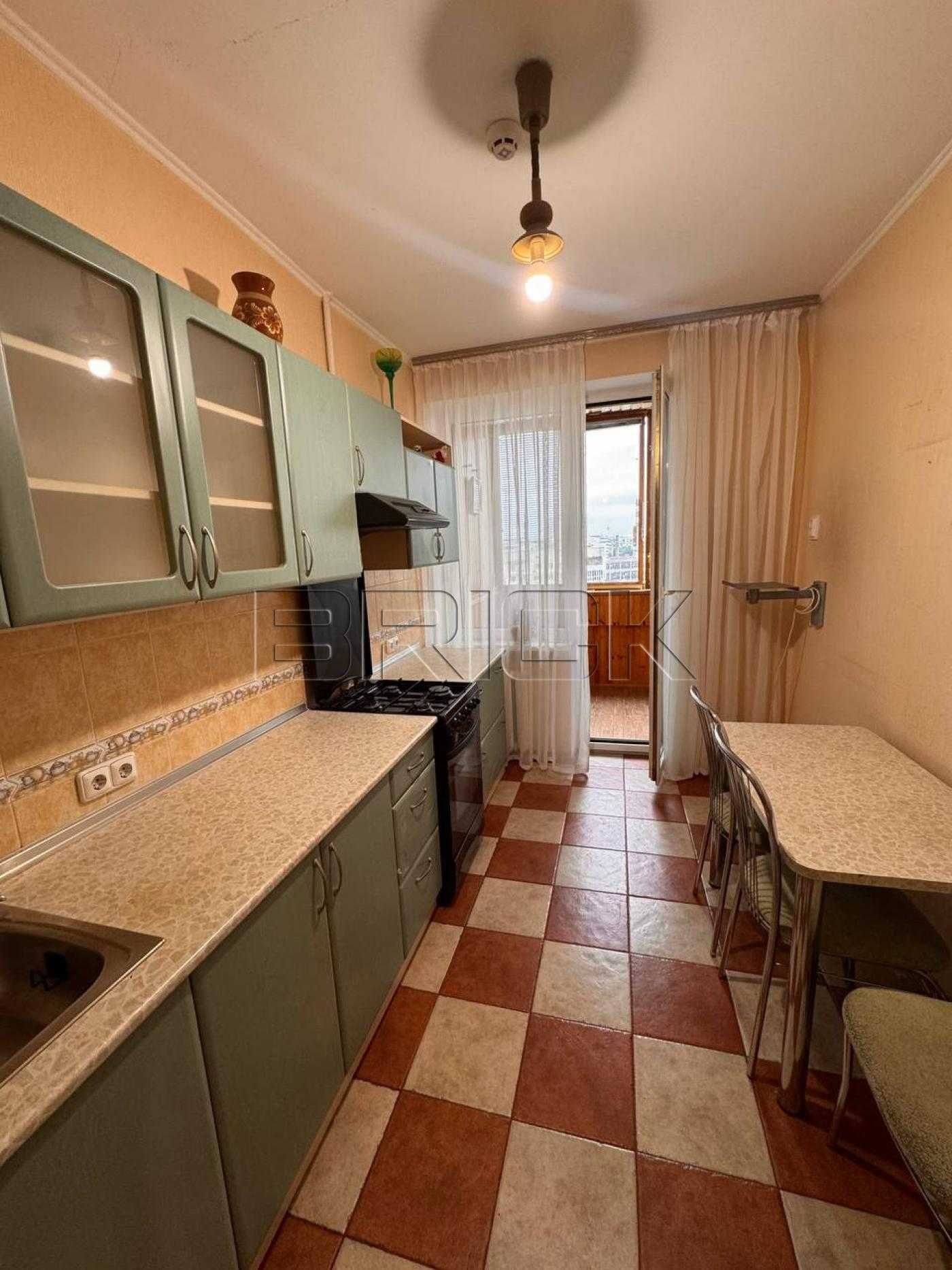 Продаж 2-к квартири / вул. Суворова 11 / 135 000 USD / 62м2