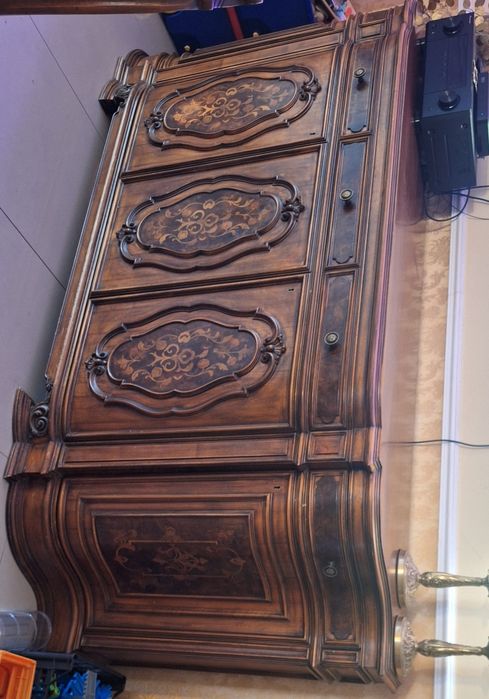 Intarsjowane meble włoskie- Witryna i komoda