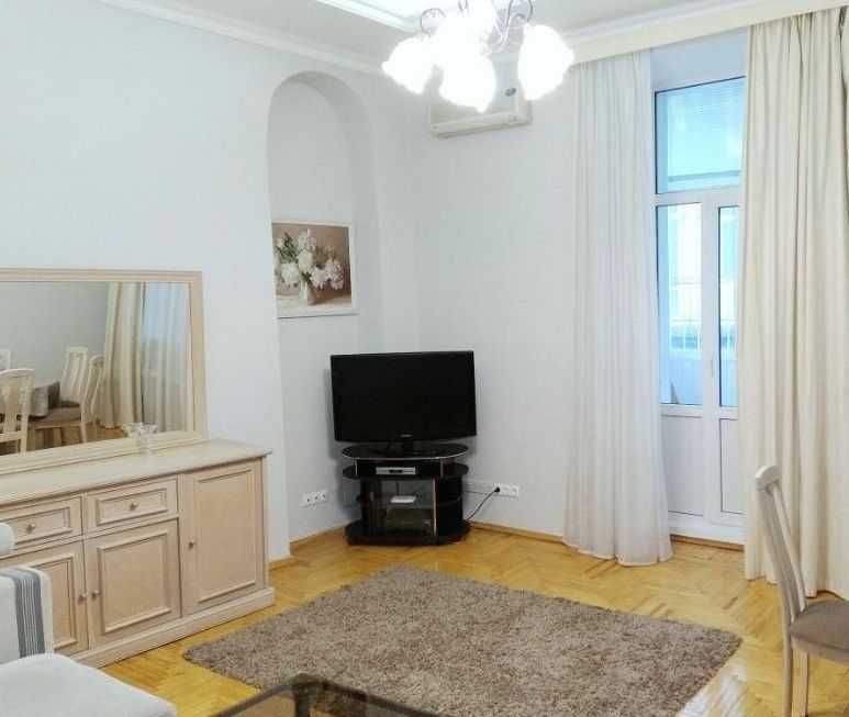 Продаж двокімнатної квартири на бульварі Лесі Українки, 9В