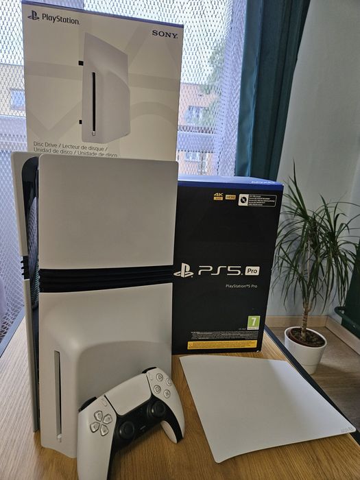 Konsola PlayStation 5 Pro + Napęd +Pad