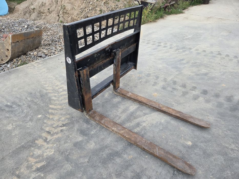 Widły do palet bobcat cat Takeuchi