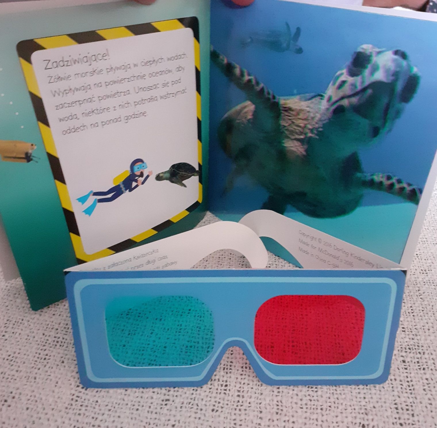 Książeczki dla dzieci o morzu zwierzętach malowanka okulary 3D