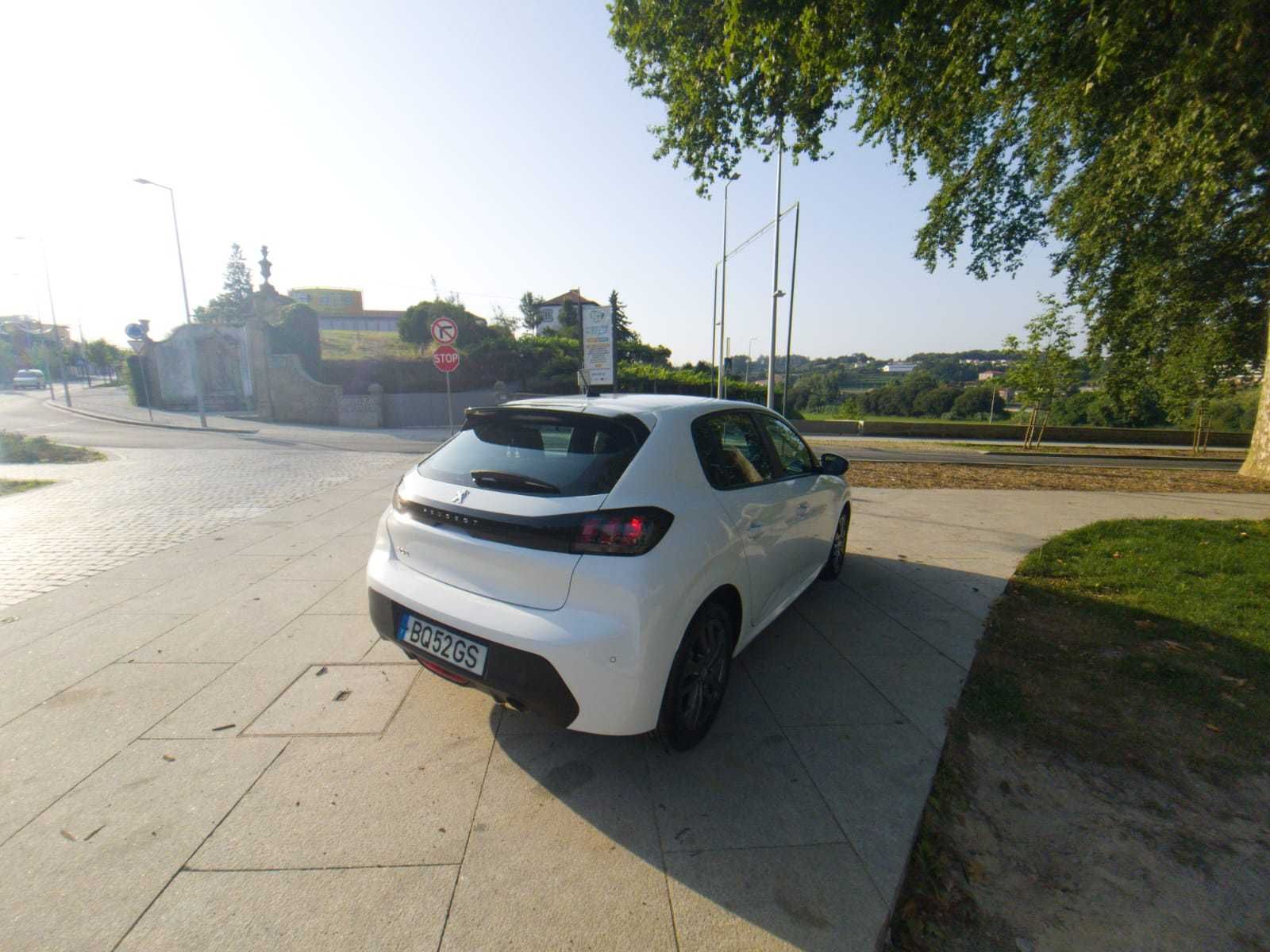 Carro extremamente confortável, seguro e com design moderno
