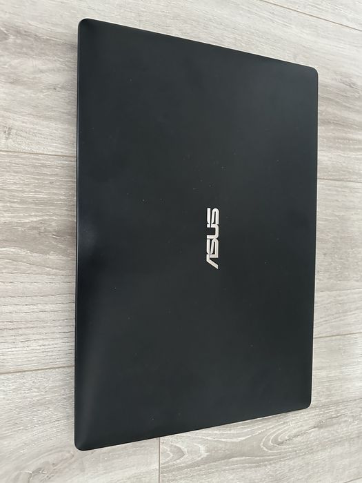 Ноутбук Asus R515M