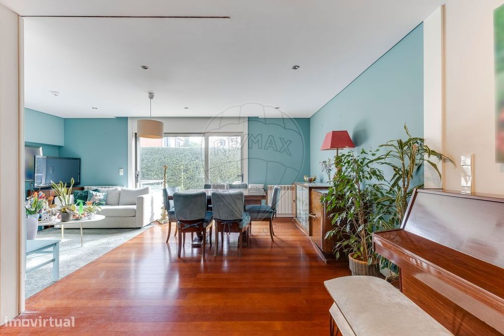 Moradia T4 para venda