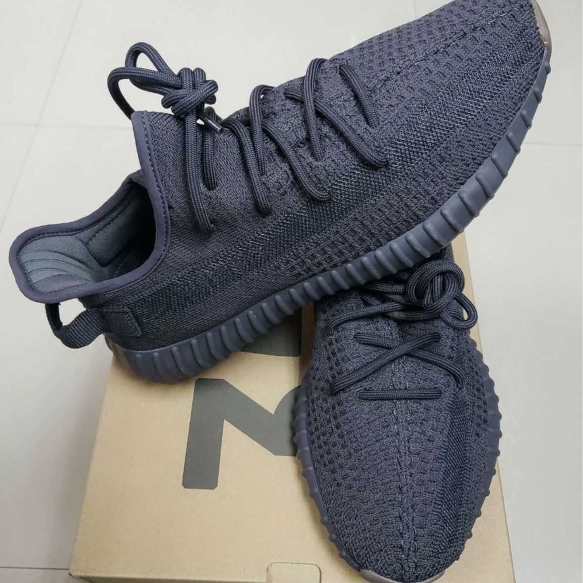 Buty męskie adidasYeezy Boost 350V2 Black nowy R.37