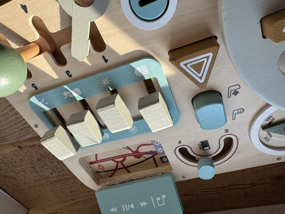 Бізіборд машина, деревʼяна іграшка Монтессорі