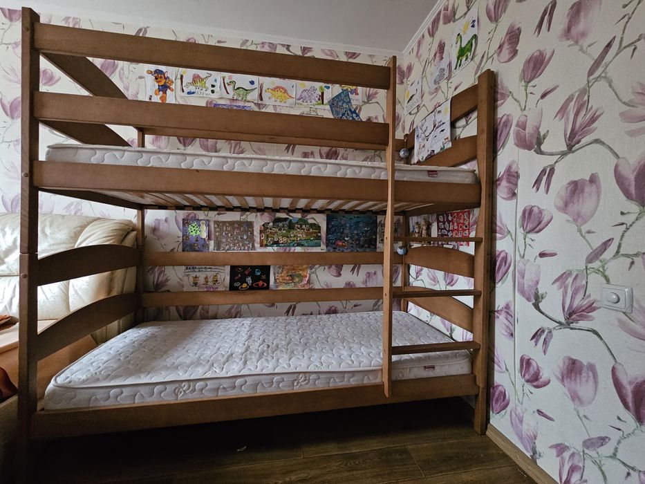 Детская двухъярусная кровать