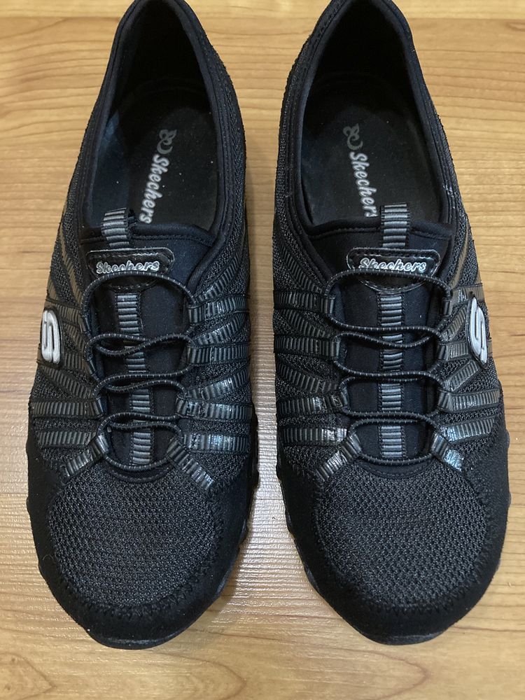Кроссовки Skechers размер 39 стелька 26 см искусственная замша.новые.