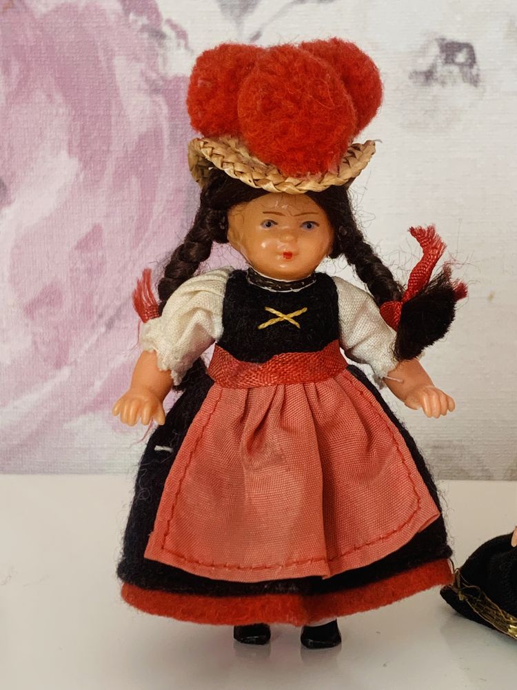 Mini lalki ludowe stroje, vintage prl