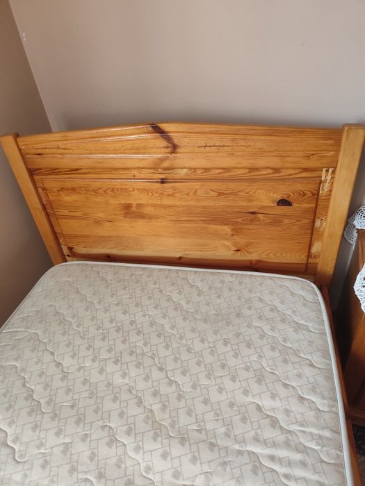 Łóżko z drewna 90x200 plus materac