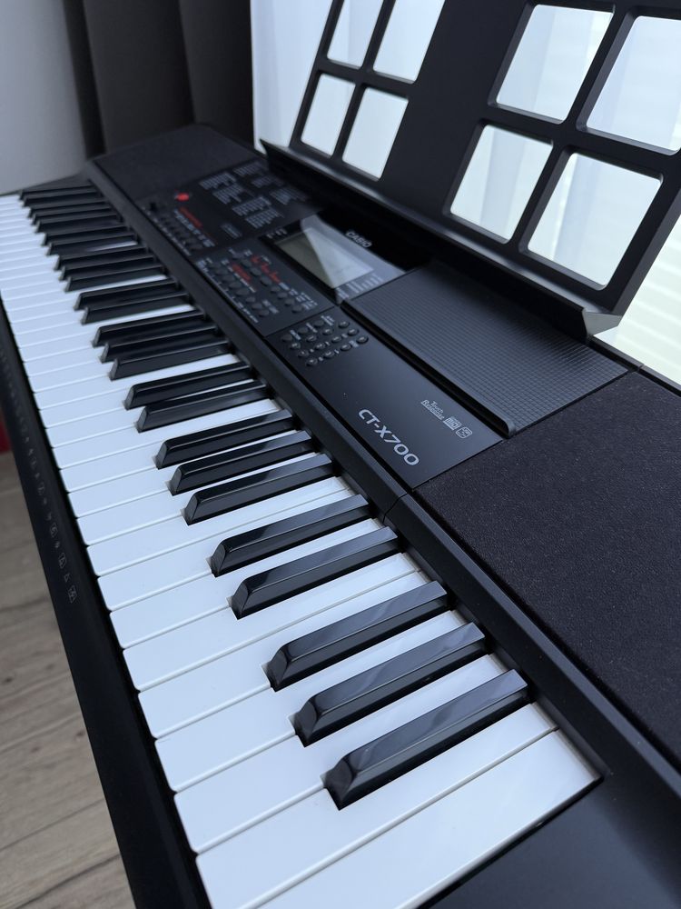 Keyboard Casio CT-X700 + statyw