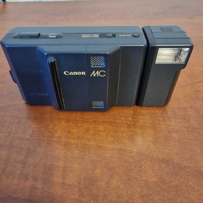 Canon MC (1984 ) + lampa błyskowa + film