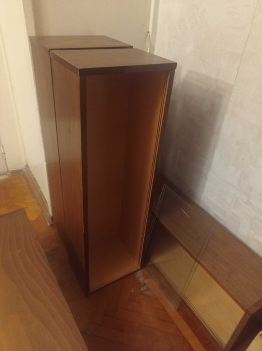 Полки книжные б/у в хорошем состоянии