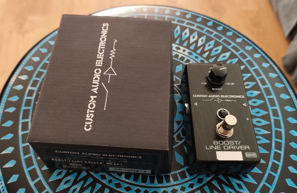 Custom Audio Electronic /MXR MC-401 line boost USA