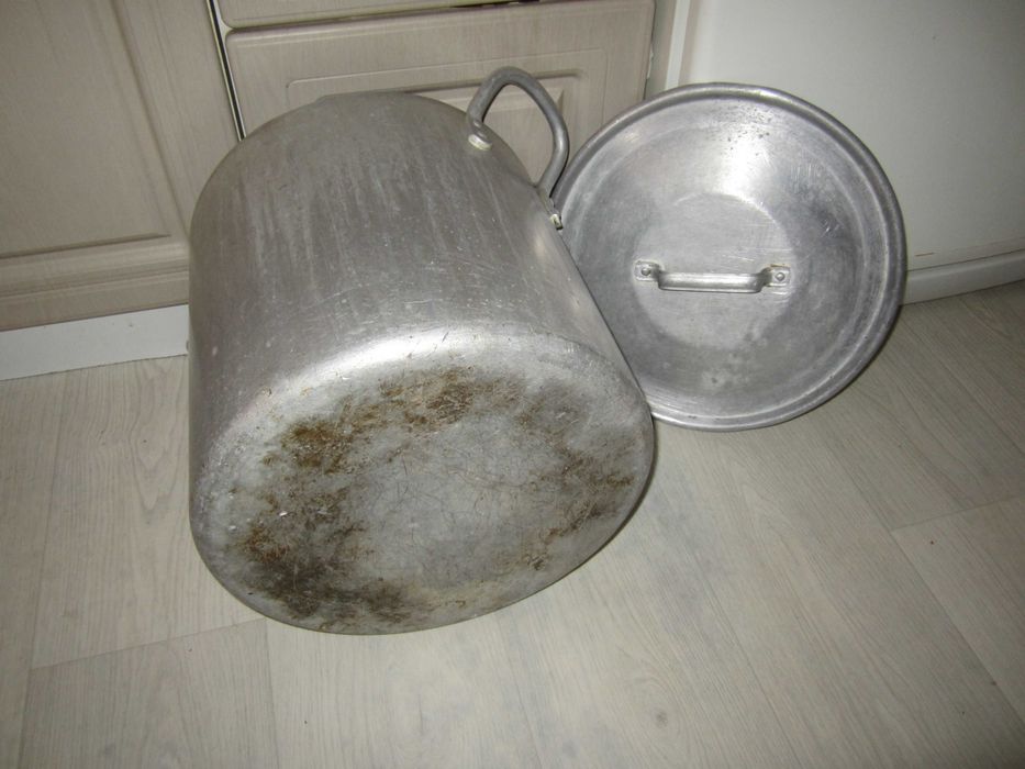 Кастрюля алюминиева 30 и 30 л с крышкой СССР