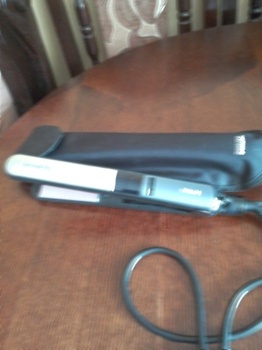 Випрямляч для волосся Philips Salon Straight