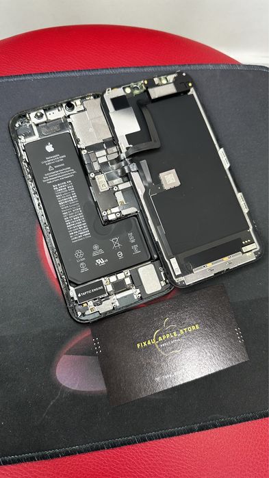 Iphone 11 Pro: дисплей, динамик, бузер, АКБ, камера, шлейф. Оригинал