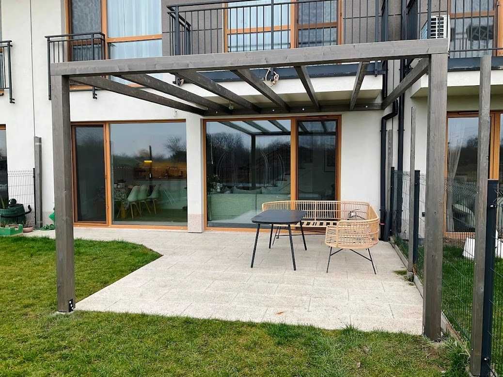 pergola z drewna klejonego BSH, zadaszenie tarasu, poliwęglan