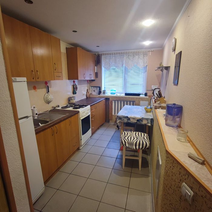 Продам будинок не великий, гараж,  готовий для проживання.