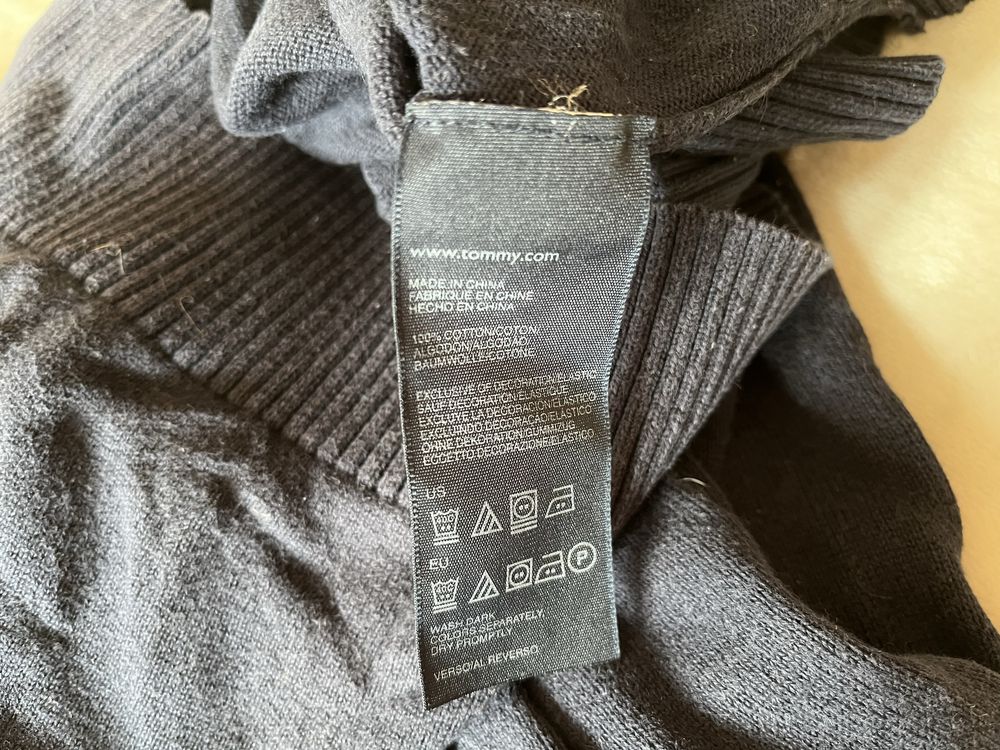 Sweter w serek Tommy Hilfiger roz M bawełna