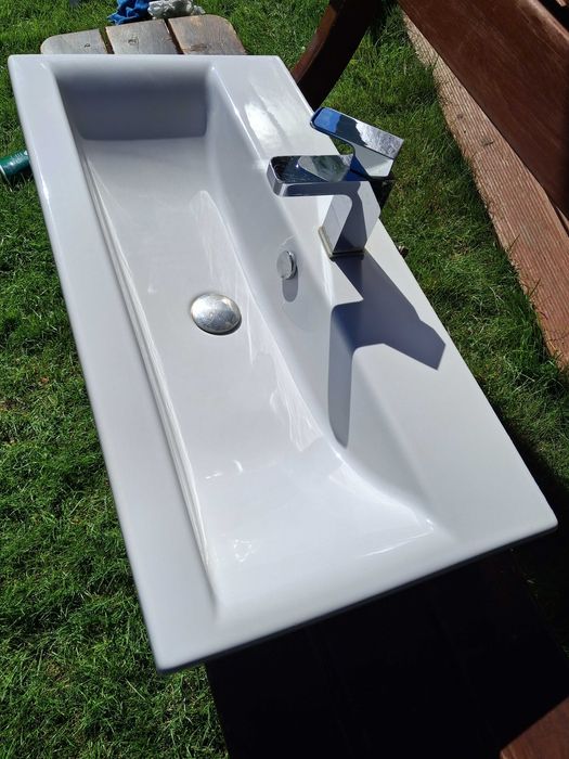 Umywalka ceramiczna + bateria syfon