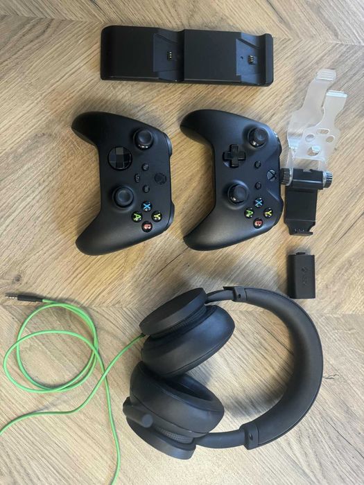 Xbox Series X + 2 pady + gry + słuchawki