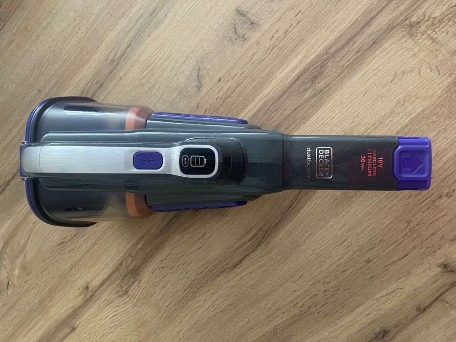 Автомобільний акумуляторний пилосос BLACK+DECKER BHHV520BFP