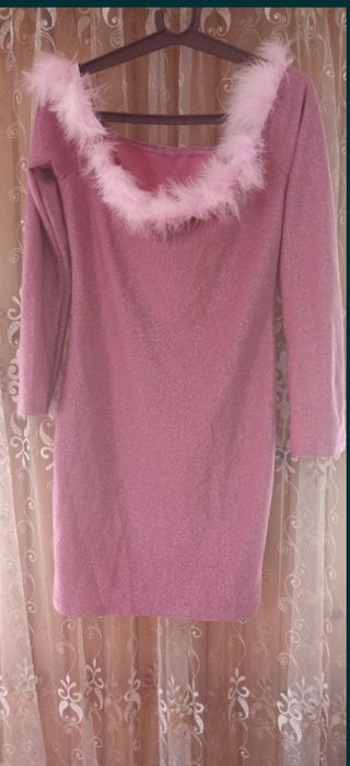 Дуже гарна сукня 46 р у хорошому стані