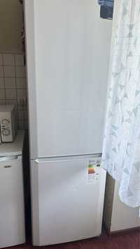 Холодильник і морозильна камера