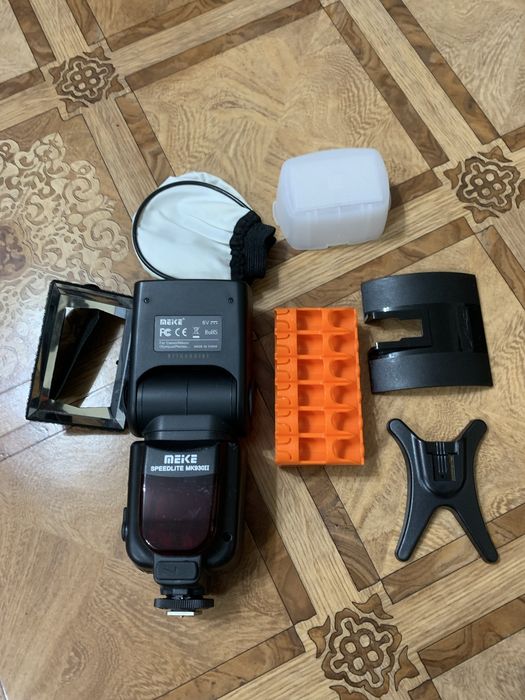 Фотоспалах Meike mk-930 не працює під Nikon Canon мануальний