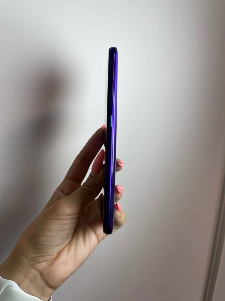 Vivo V17 8/128 gb