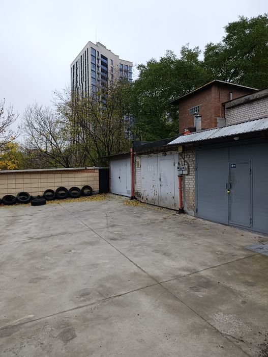 Продам гараж центр Київ