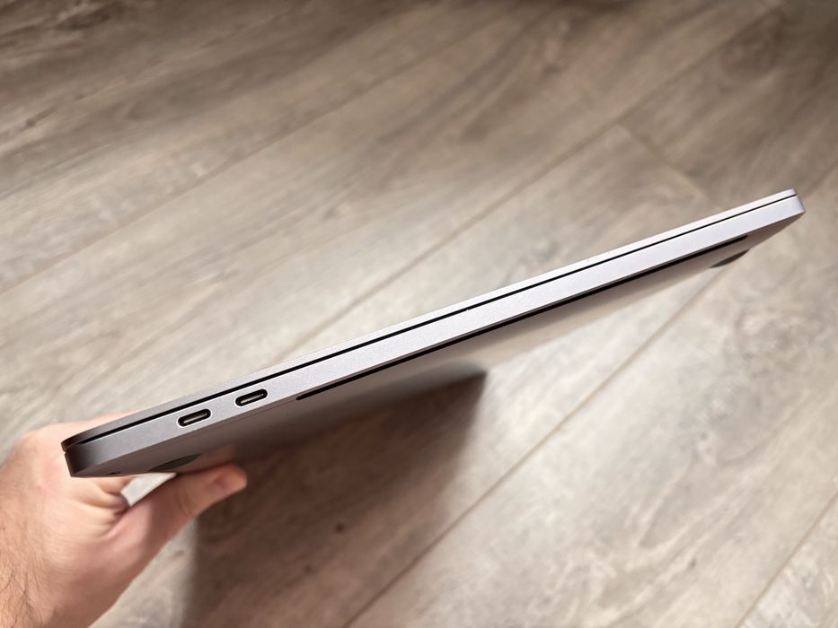 MacBook Pro 16'' 2019 A2141 (i7/32/512)