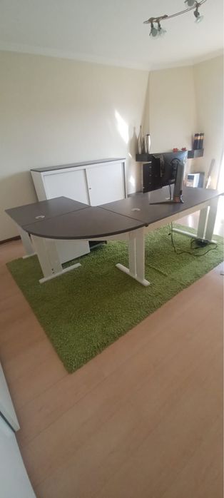 Mobiliario de escritorio branco