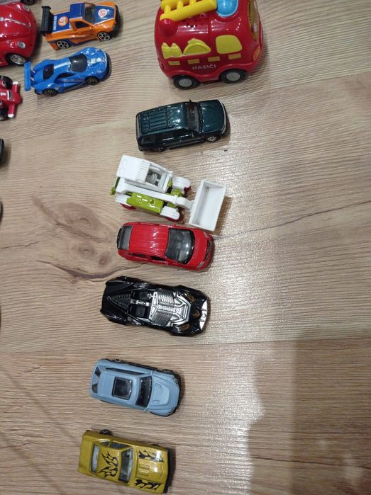 Продам   машинки