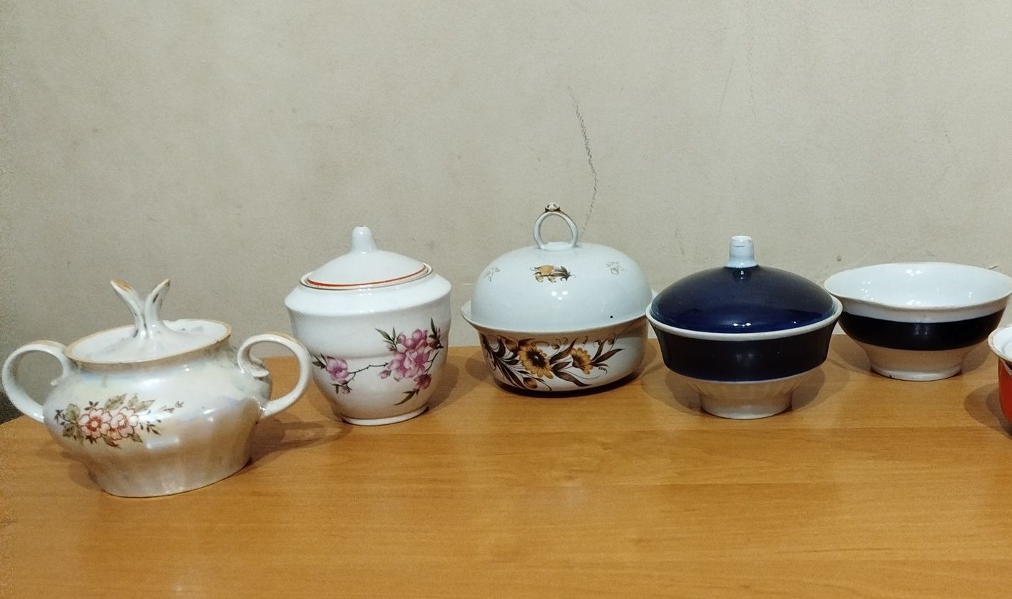 Заварники, сахарницы, маслёнки, молочники и др.