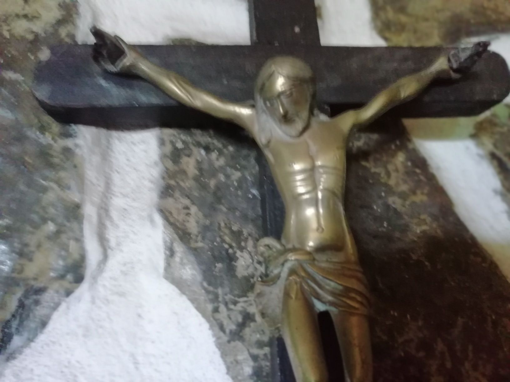 Crucifixo Muito antigo com espinhos