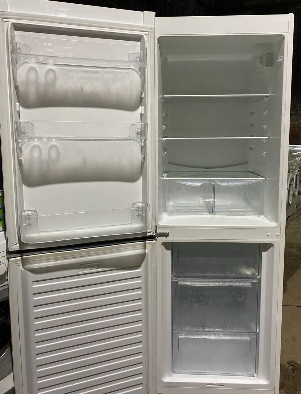 Холодильник з нижньою морозильною камерою Elektro Helios (Європа)